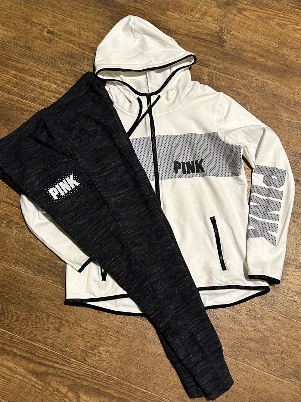 VS PINK ULTIMATE REFLECTIVE HI VISIBILITY HOODIE & MATCHING JOGGERS